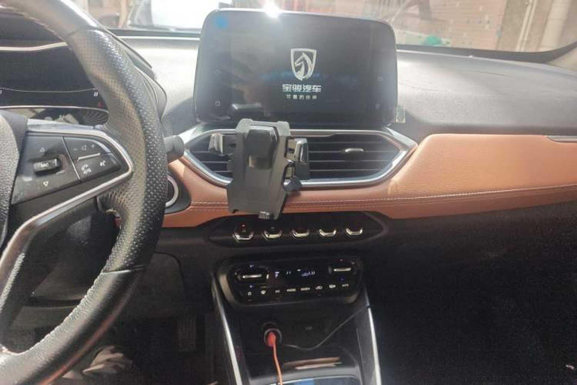 Used Baojun 510 2017 1.5L Automatic Luxury Model Audio And AC Panel