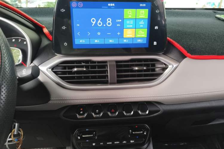 Used Baojun 510 2017 1.5L Automatic Fashion Model Audio And AC Panel