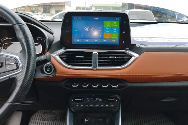 Used Baojun 510 2017 1.5L Automatic Luxury Model Audio And AC Panel