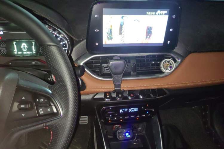 Used Baojun 510 2017 1.5L Manual Luxury Model Audio And AC Panel