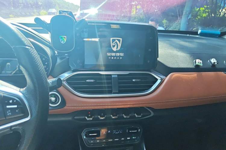 Used Baojun 510 2017 1.5L Manual Luxury Model Audio And AC Panel