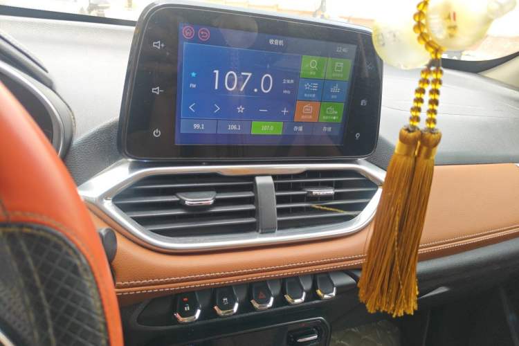 Used Baojun 510 2017 1.5L Manual Luxury Model Audio And AC Panel
