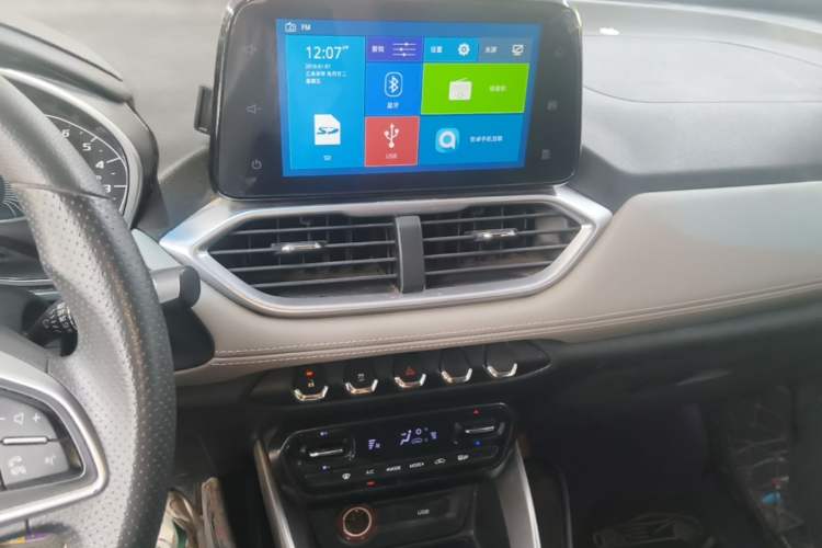 Used Baojun 510 2017 1.5L Manual Fashion Model Audio And AC Panel