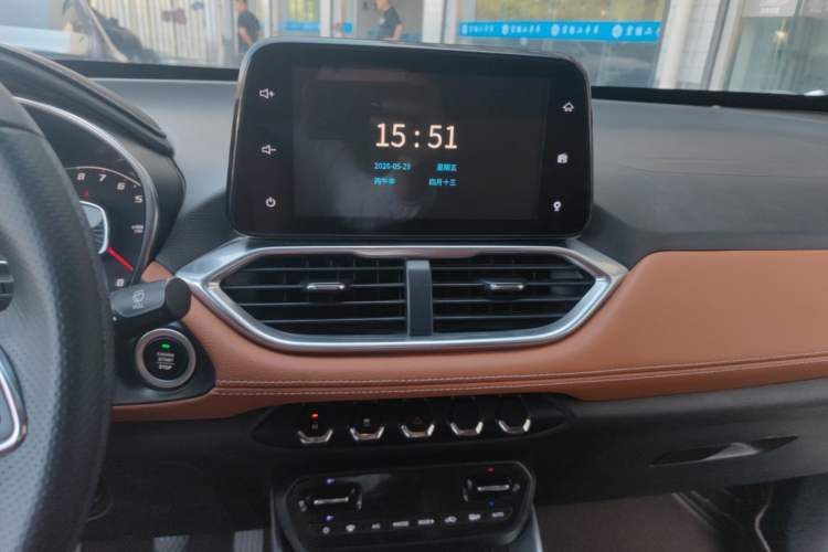 Used Baojun 510 2017 1.5L Manual Luxury Model Audio And AC Panel