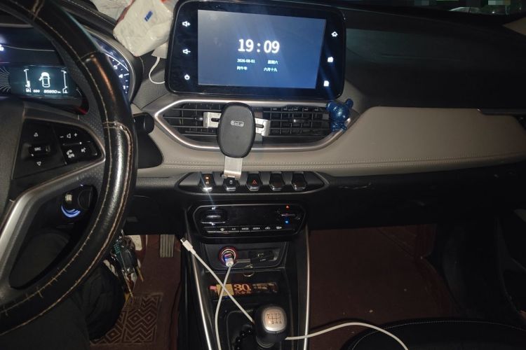 Used Baojun 510 2017 1.5L Manual Fashion Model Audio And AC Panel