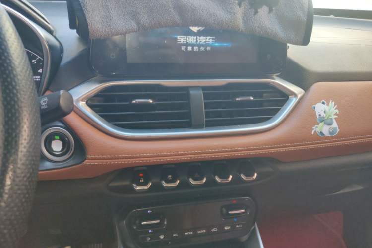 Used Baojun 510 2017 1.5L Manual Luxury Model Audio And AC Panel
