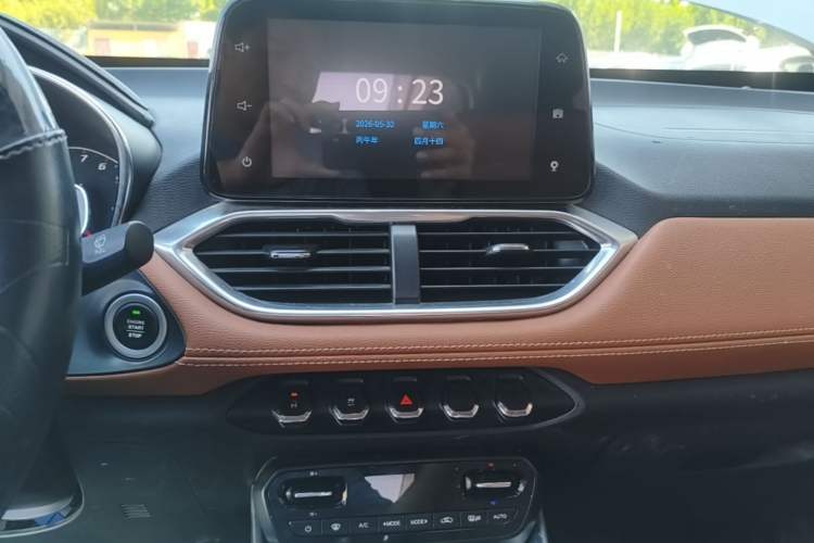 Used Baojun 510 2017 1.5L Manual Luxury Model Audio And AC Panel