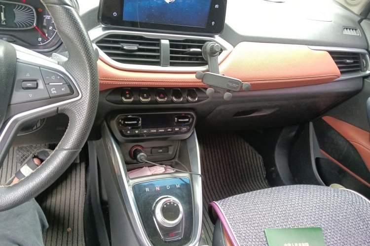 Used Baojun 510 2017 1.5L Automatic Luxury Model Audio And AC Panel