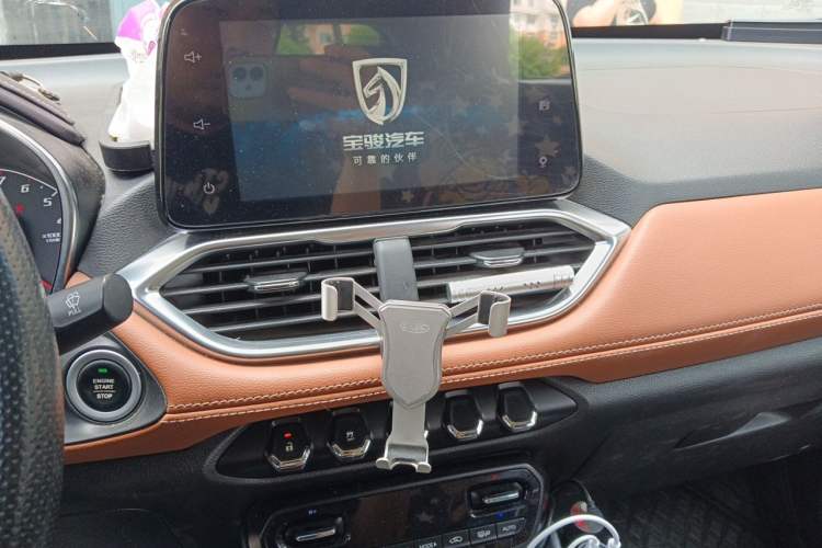 Used Baojun 510 2017 1.5L Manual Luxury Model Audio And AC Panel