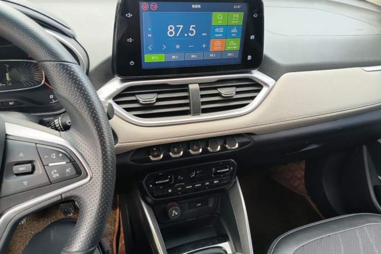 Used Baojun 510 2017 1.5L Manual Fashion Model Audio And AC Panel
