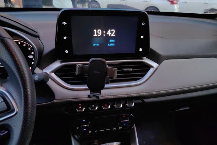 Used Baojun 510 2017 1.5L Automatic Fashion Model Audio And AC Panel