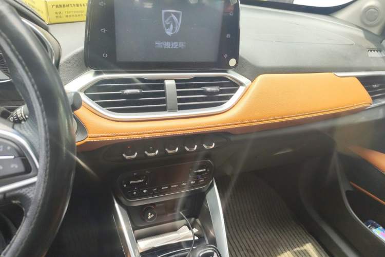 Used Baojun 510 2017 1.5L Manual Luxury Model Audio And AC Panel