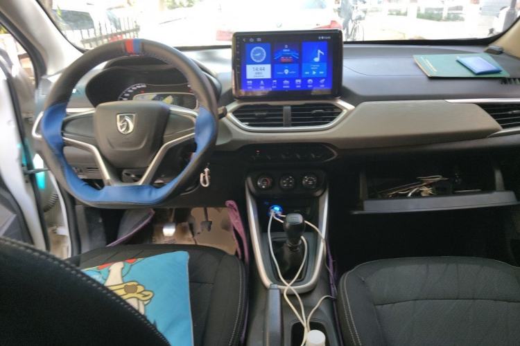Used Baojun 510 2017 1.5L manual Comfort trim Center Console