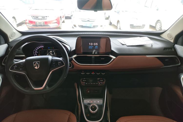 Used Baojun 510 2017 1.5L Automatic Luxury Model Center Console