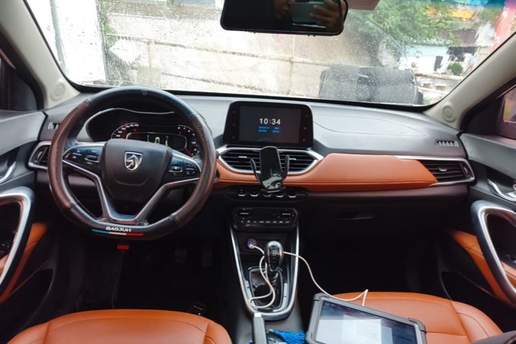 Used Baojun 510 2017 1.5L Manual Luxury Model Center Console