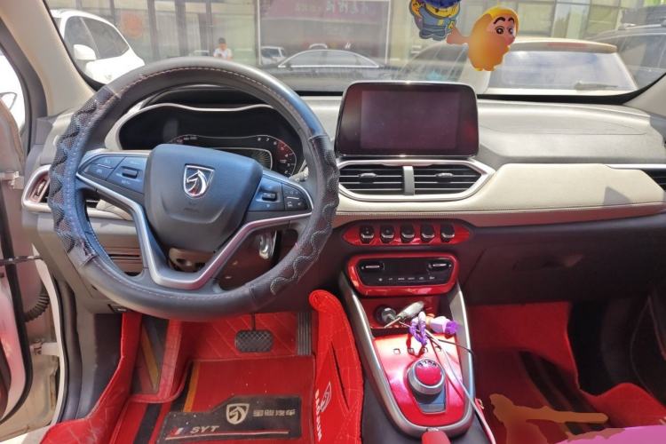 Used Baojun 510 2017 1.5L Automatic Fashion Model Center Console