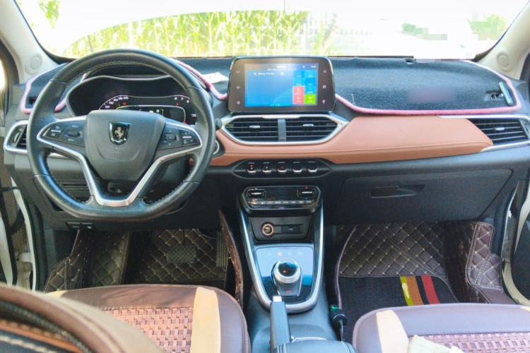Used Baojun 510 2017 1.5L Automatic Luxury Model Center Console