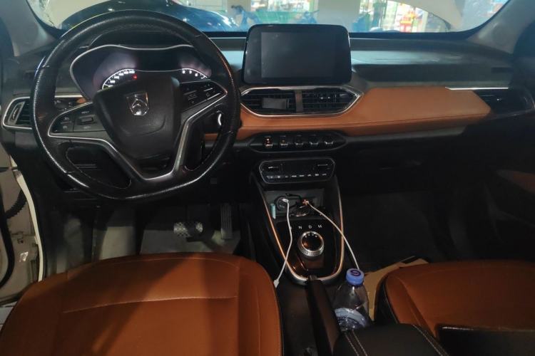 Used Baojun 510 2017 1.5L Automatic Luxury Model Center Console