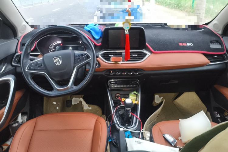 Used Baojun 510 2017 1.5L Manual Luxury Model Center Console