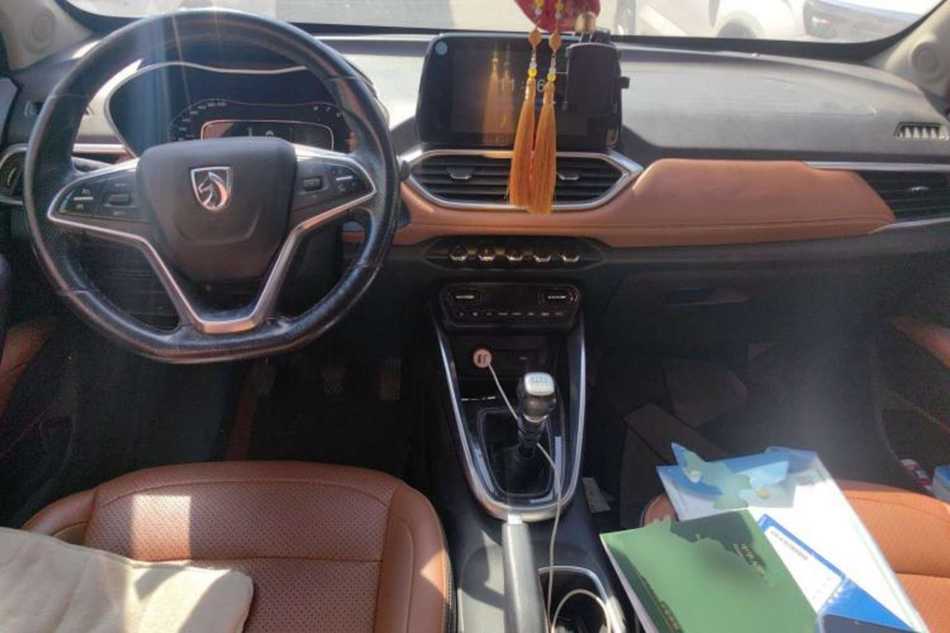 Used Baojun 510 2017 1.5L Manual Luxury Model Center Console
