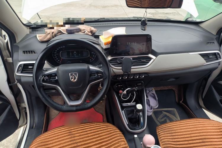 Used Baojun 510 2017 1.5L Manual Fashion Model Center Console