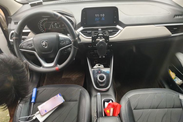 Used Baojun 510 2017 1.5L Automatic Fashion Model Center Console