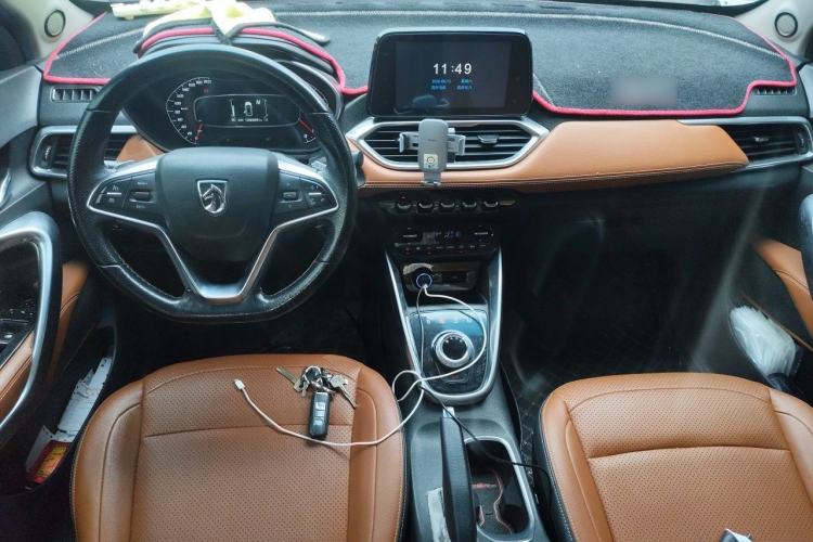 Used Baojun 510 2017 1.5L Automatic Luxury Model Center Console