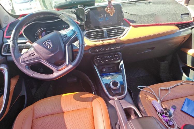 Used Baojun 510 2017 1.5L Automatic Luxury Model Center Console