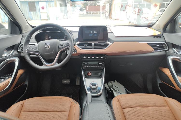 Used Baojun 510 2017 1.5L Automatic Luxury Model Center Console