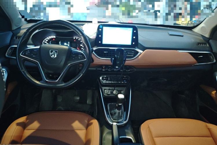 Used Baojun 510 2017 1.5L Manual Luxury Model Center Console