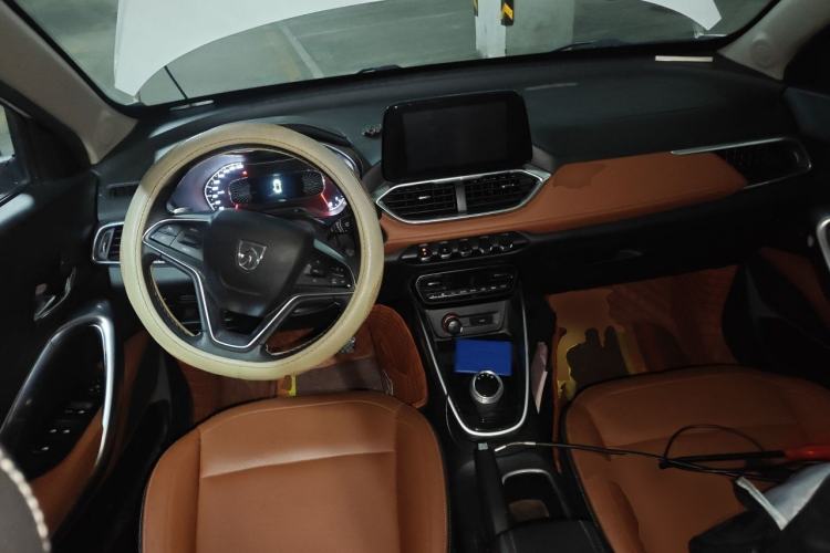 Used Baojun 510 2017 1.5L Automatic Luxury Model Center Console