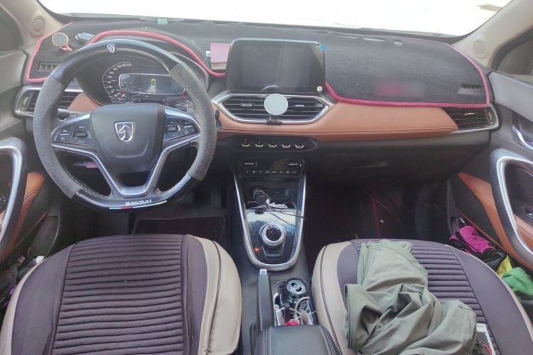Used Baojun 510 2017 1.5L Automatic Luxury Model Center Console