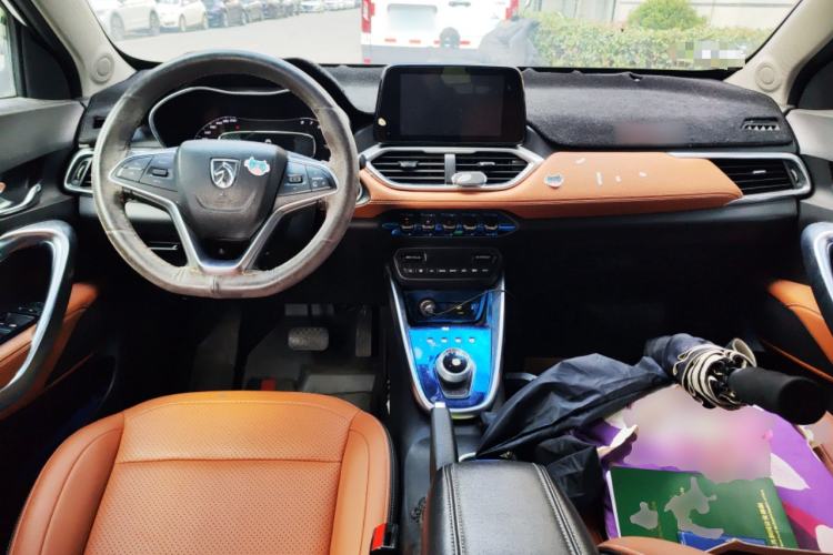 Used Baojun 510 2017 1.5L Automatic Luxury Model Center Console