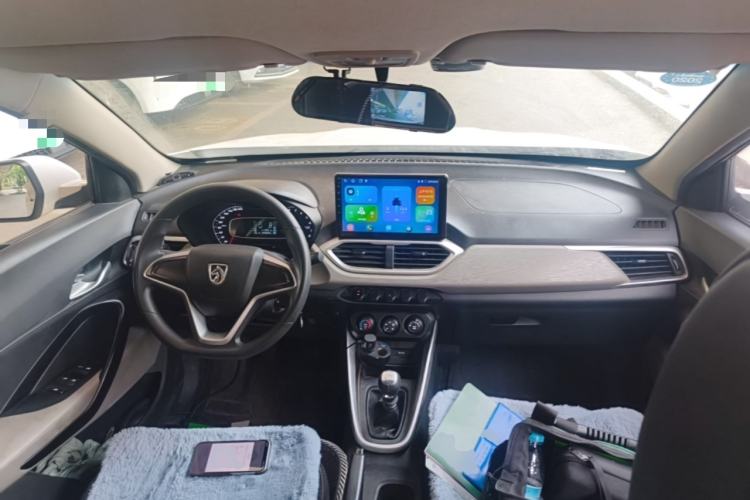 Used Baojun 510 2017 1.5L manual Comfort trim Center Console