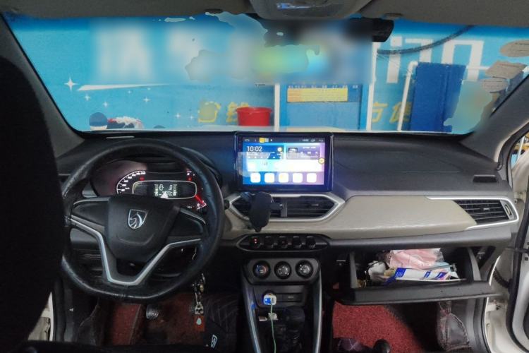 Used Baojun 510 2017 1.5L manual Comfort trim Center Console