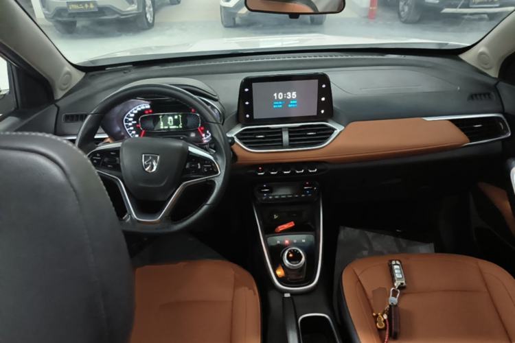Used Baojun 510 2017 1.5L Automatic Luxury Model Center Console