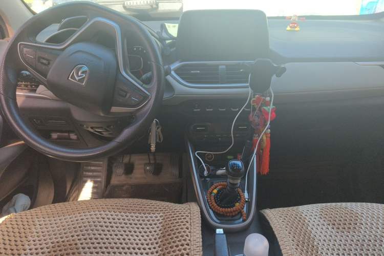 Used Baojun 510 2017 1.5L Manual Fashion Model Center Console