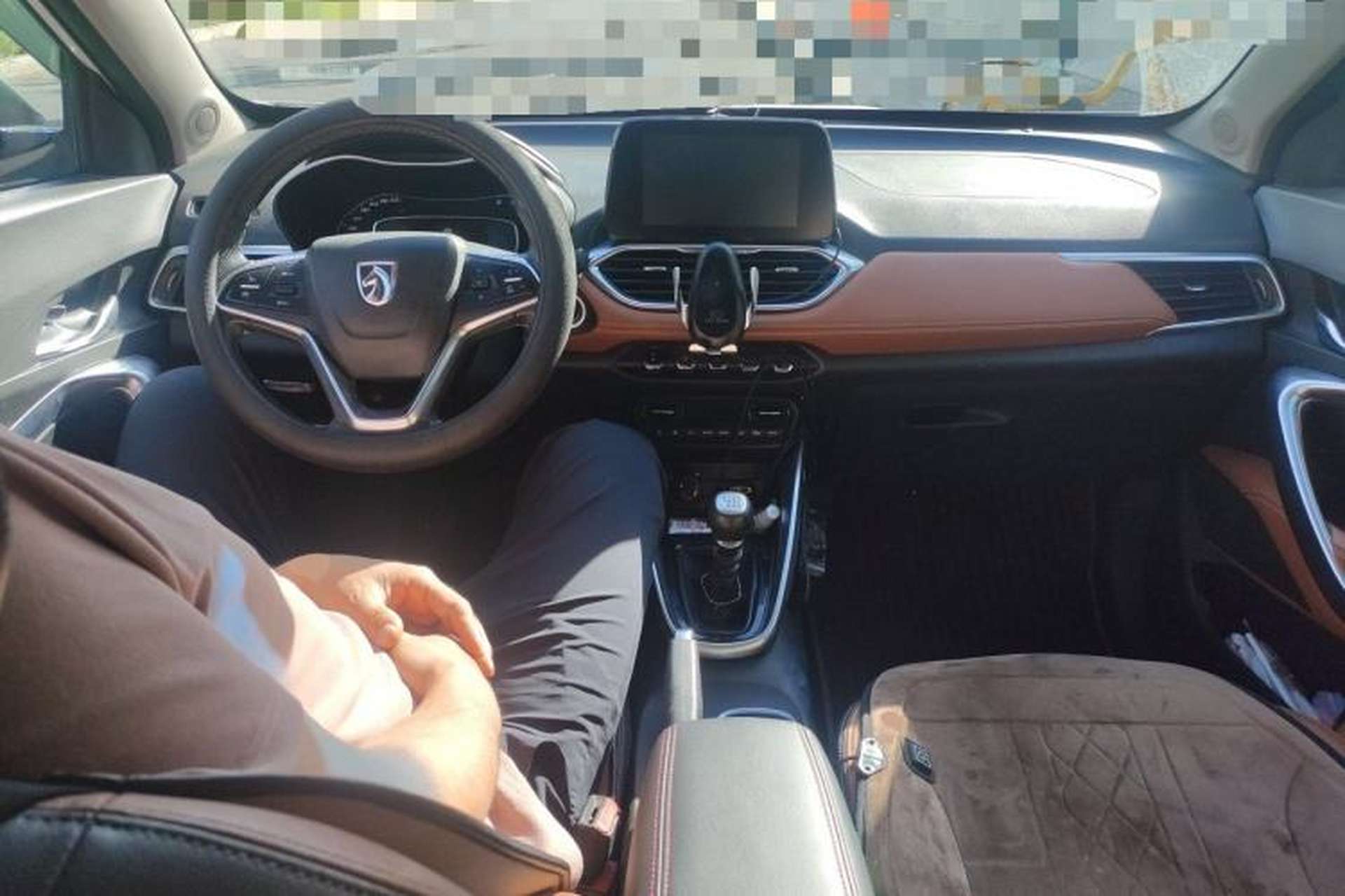 Used Baojun 510 2017 1.5L Manual Luxury Model Center Console