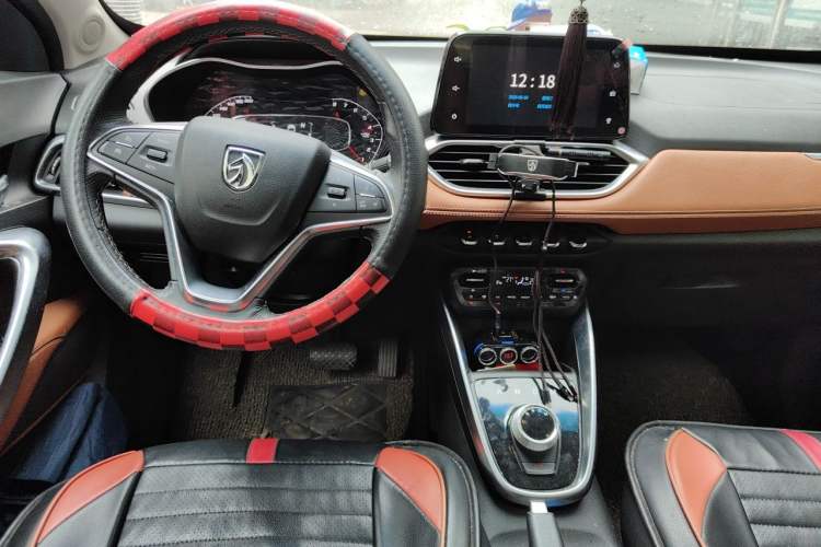 Used Baojun 510 2017 1.5L Automatic Luxury Model Center Console