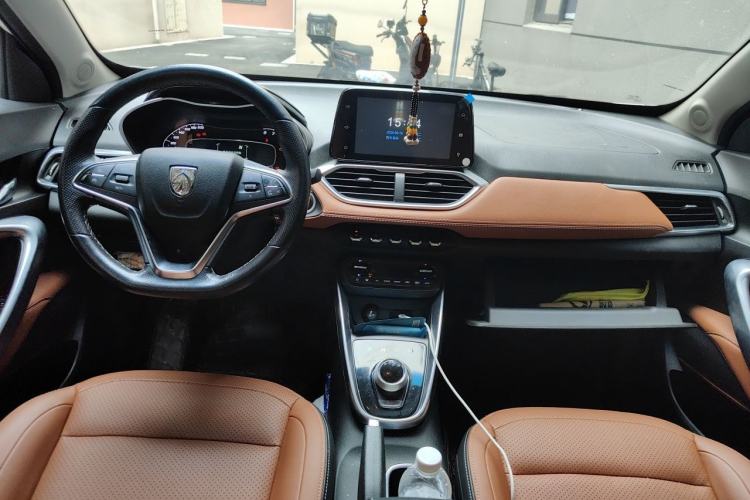Used Baojun 510 2017 1.5L Automatic Luxury Model Center Console