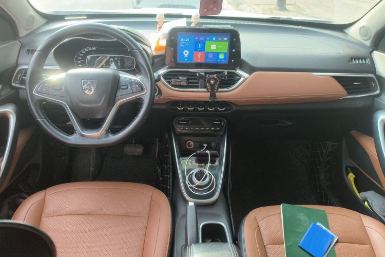 Used Baojun 510 2017 1.5L Automatic Luxury Model Center Console