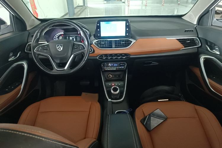 Used Baojun 510 2017 1.5L Automatic Luxury Model Center Console
