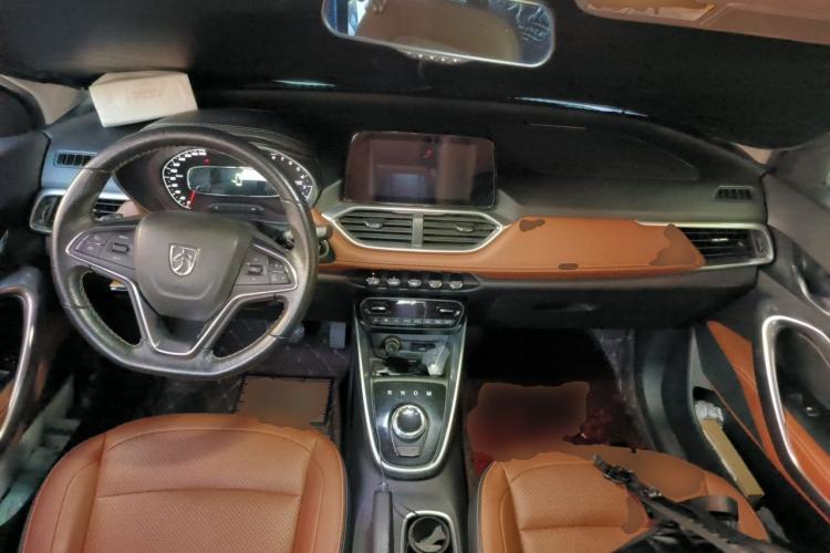 Used Baojun 510 2017 1.5L Automatic Luxury Model Center Console