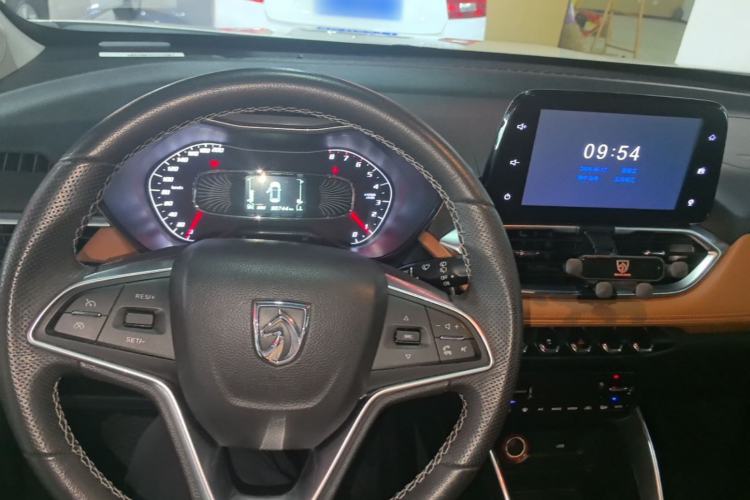 Used Baojun 510 2017 1.5L Manual Luxury Model Center Console