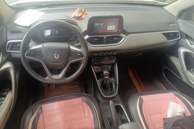 Used Baojun 510 2017 1.5L manual Comfort trim Center Console