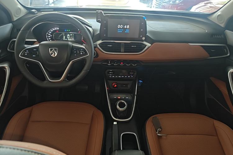 Used Baojun 510 2017 1.5L Automatic Luxury Model Center Console