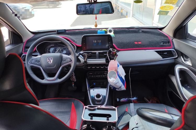 Used Baojun 510 2017 1.5L Automatic Fashion Model Center Console
