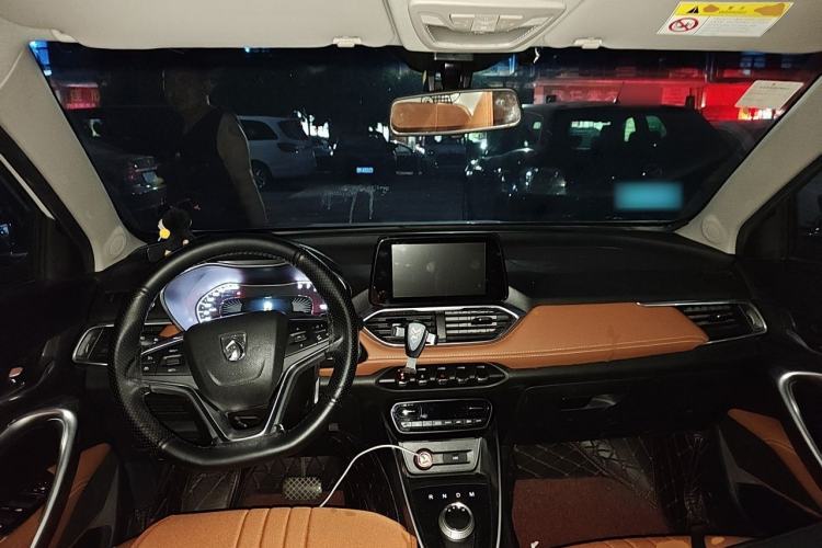 Used Baojun 510 2017 1.5L Automatic Luxury Model Center Console