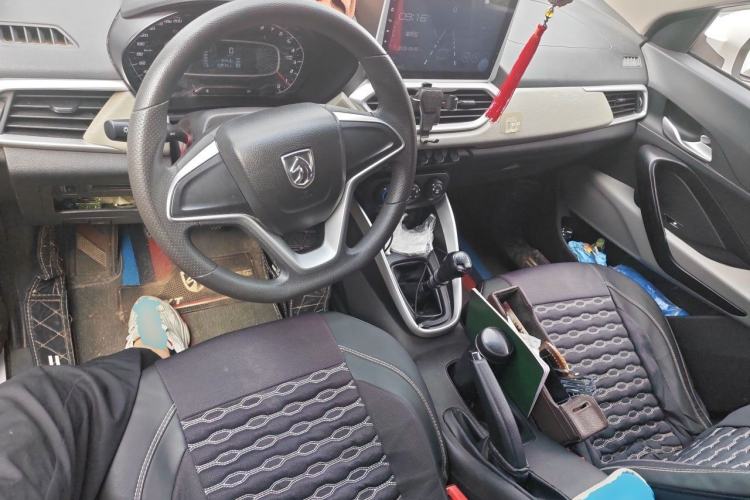 Used Baojun 510 2017 1.5L manual Comfort trim Center Console