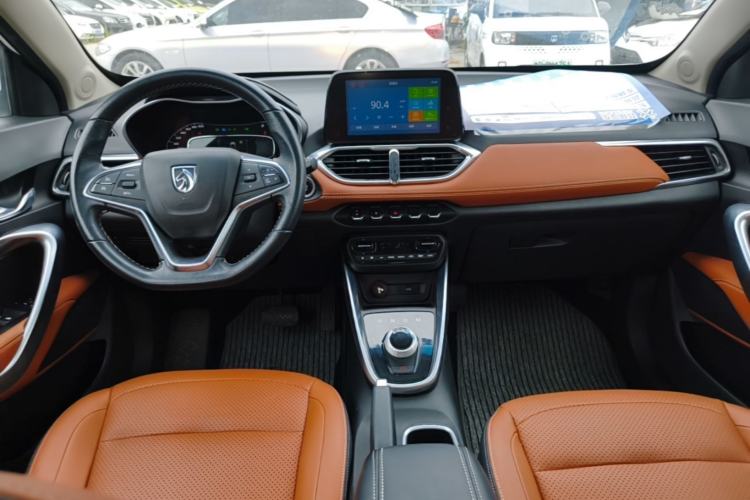 Used Baojun 510 2017 1.5L Automatic Luxury Model Center Console
